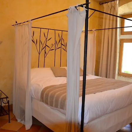 Les Feuilles D'acanthe Hotel Saint-Macaire